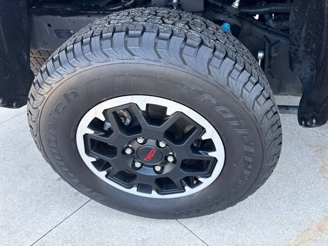 Used 2025 Toyota Tacoma TRD Off-Road AWD/4WD image 10