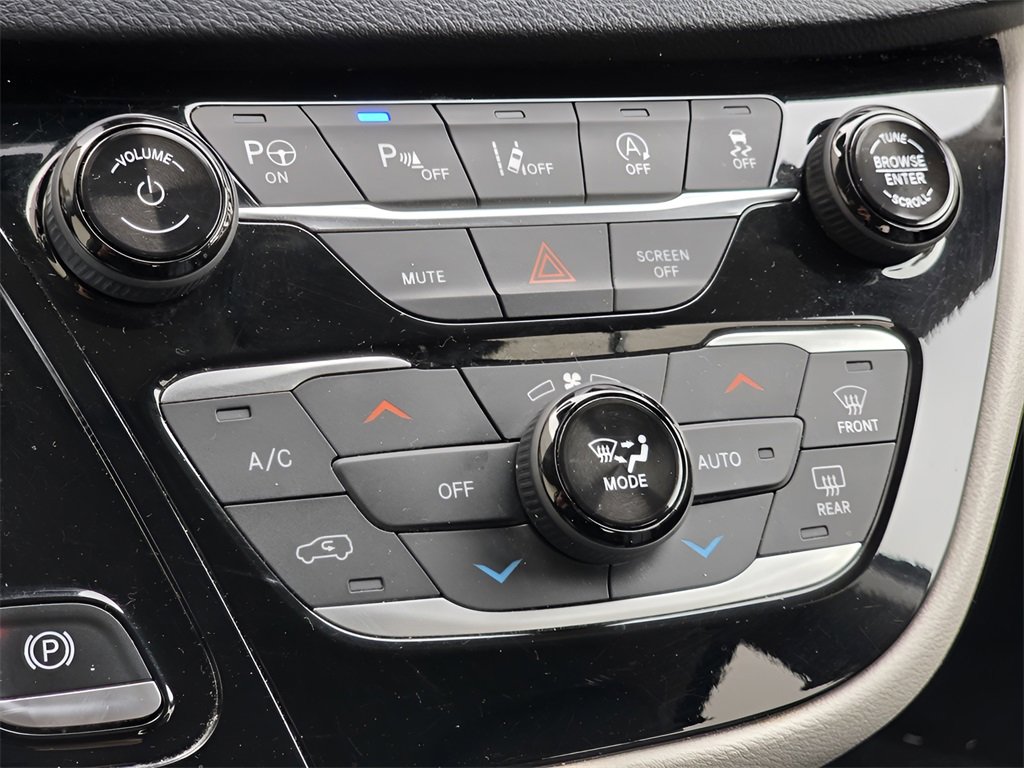 Used 2019 Chrysler Pacifica Touring-L Plus w/ Advanced Safetytec Group image 33