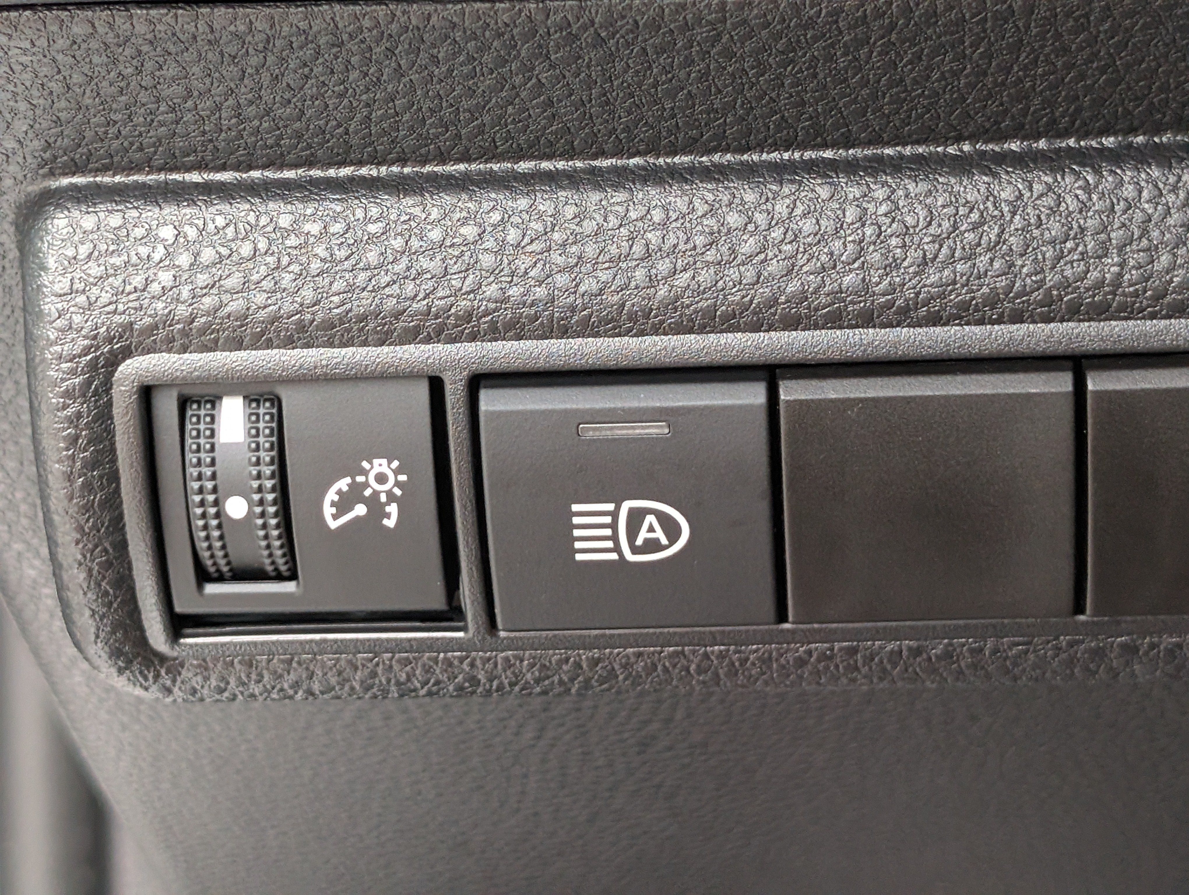 Used 2026 Toyota Corolla LE w/ LE Premium Package FWD image 19
