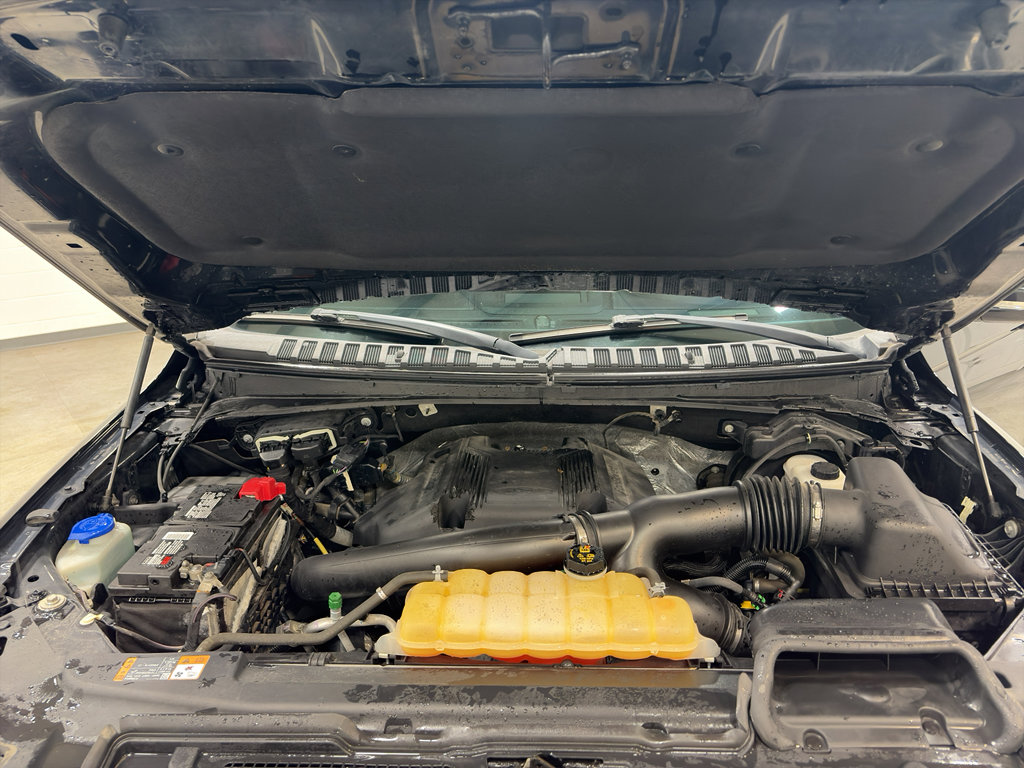 Used 2018 Ford Expedition XLT w/ Equipment Group 202A AWD/4WD image 37