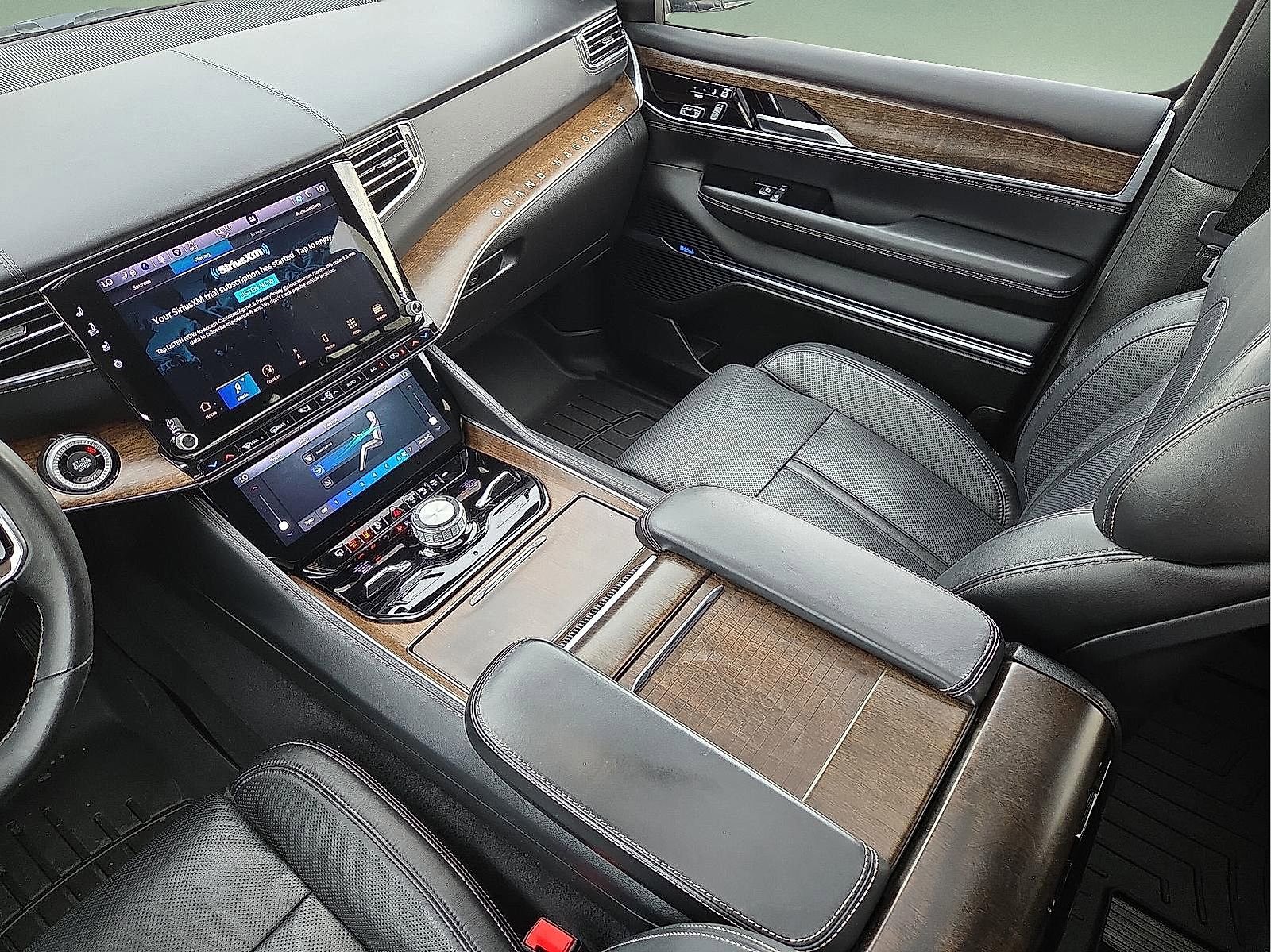 Used 2023 Jeep Grand Wagoneer 4WD image 13