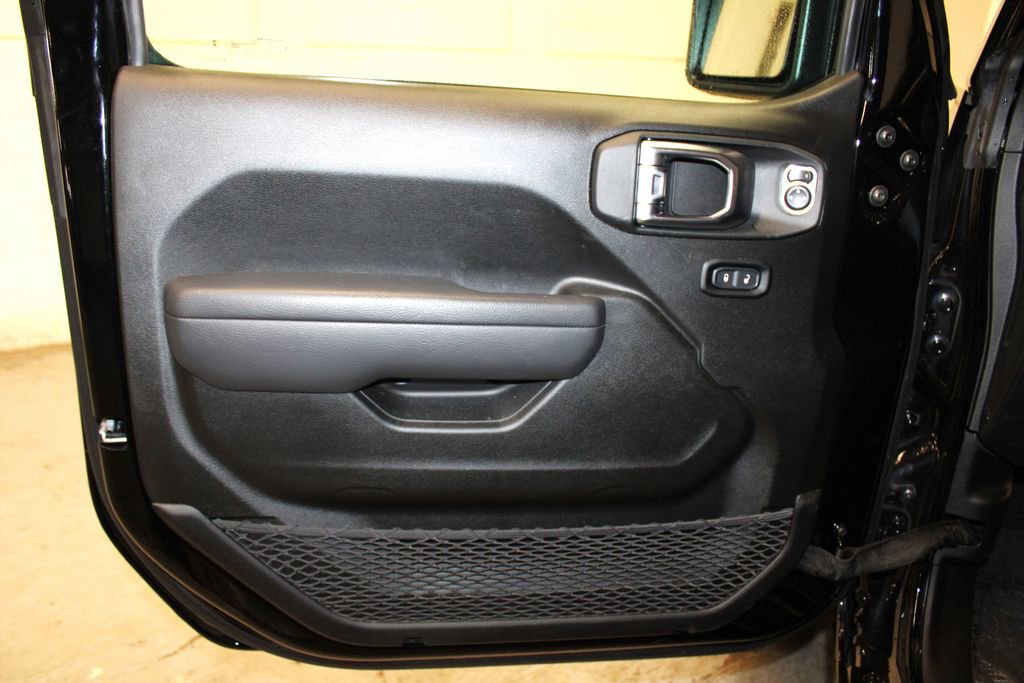 Certified 2025 Jeep Wrangler Sport S image 21