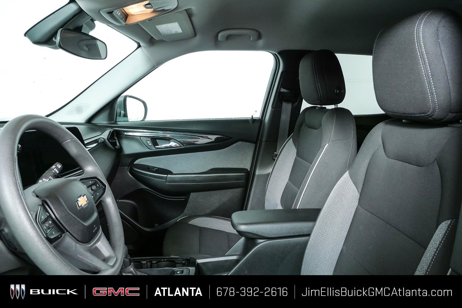 Used 2025 Chevrolet TrailBlazer LT AWD/4WD image 5