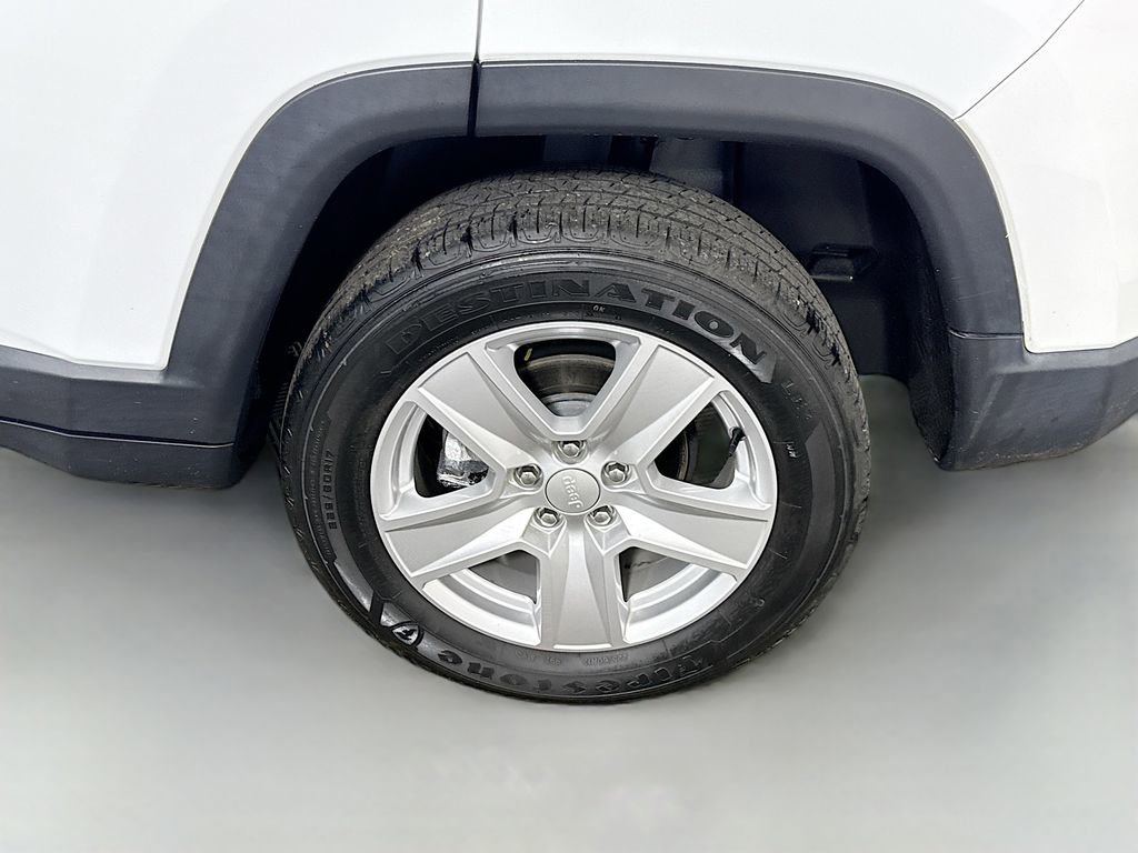 Used 2022 Jeep Compass Latitude w/ Sun and Sound Group image 36