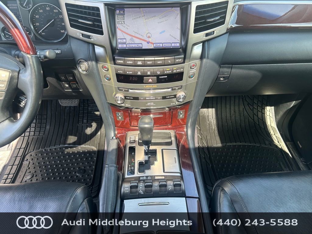 Used 2013 Lexus LX 570 4WD w/ Luxury Pkg w/Pre-crash image 13