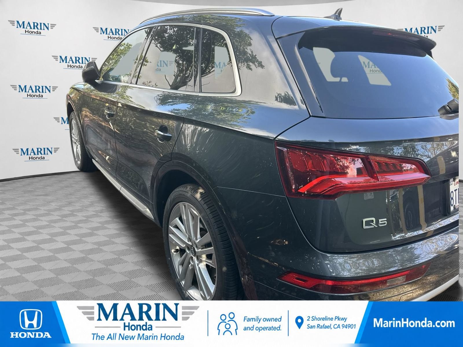 Used 2019 Audi Q5 2.0T Premium Plus w/ Premium Plus Package AWD/4WD image 3