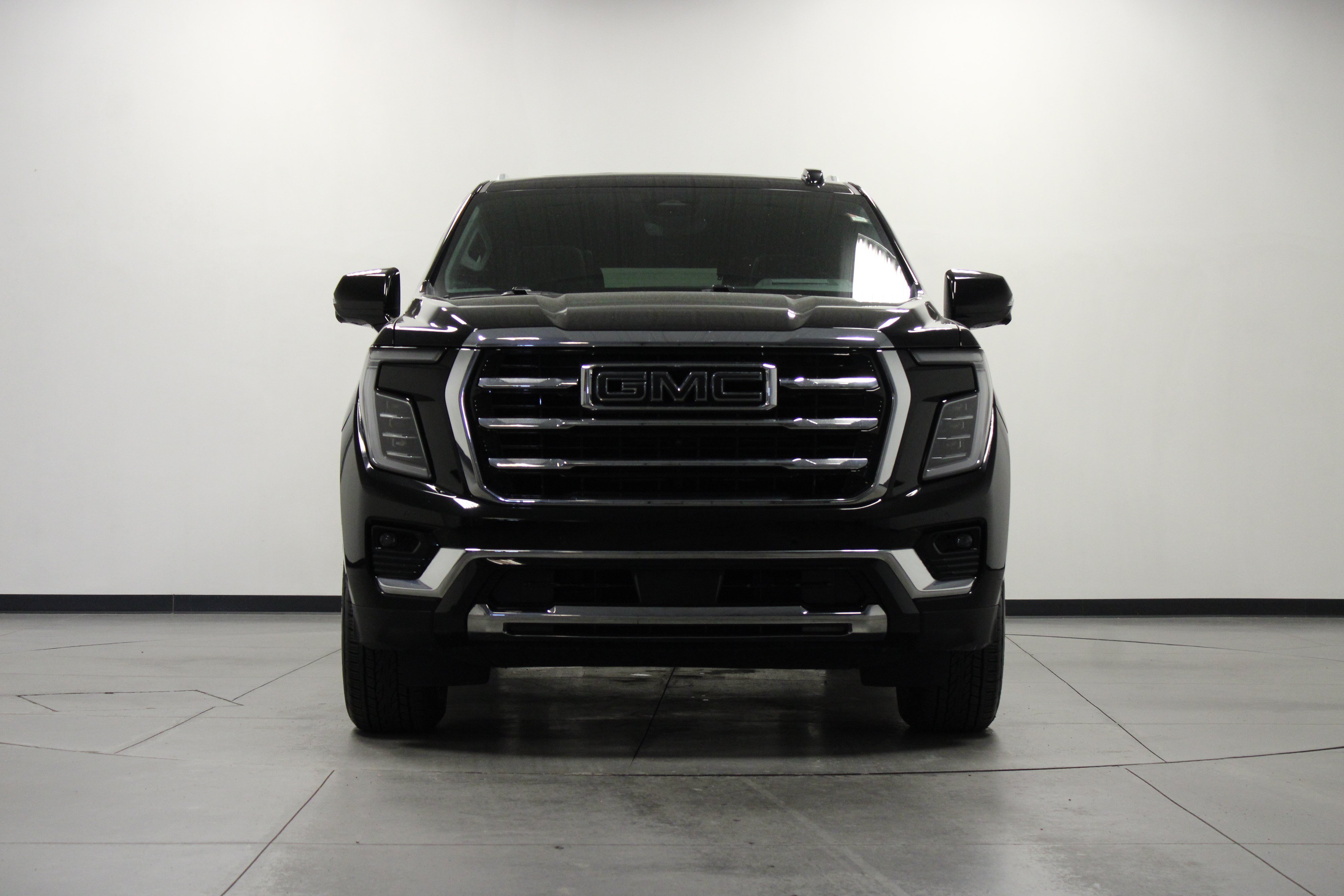 Used 2026 GMC Yukon Elevation w/ Elevation Premium Package AWD/4WD image 9