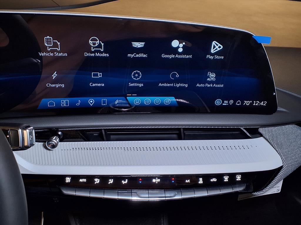 New 2026 Cadillac Optiq Sport 1 image 18