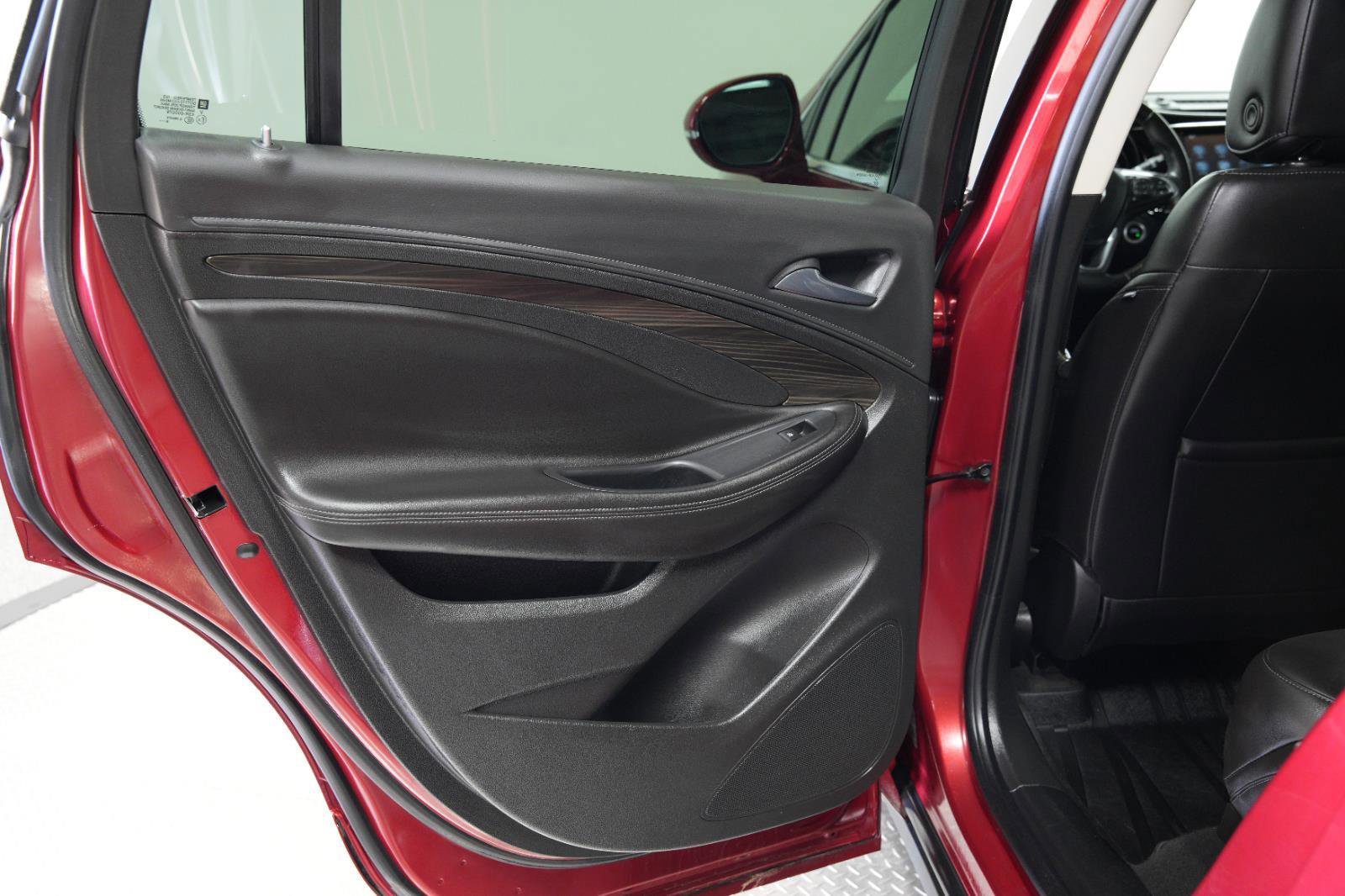 Used 2019 Buick Envision Essence image 20