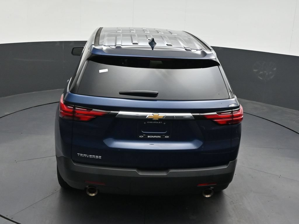Used 2023 Chevrolet Traverse LS FWD image 19