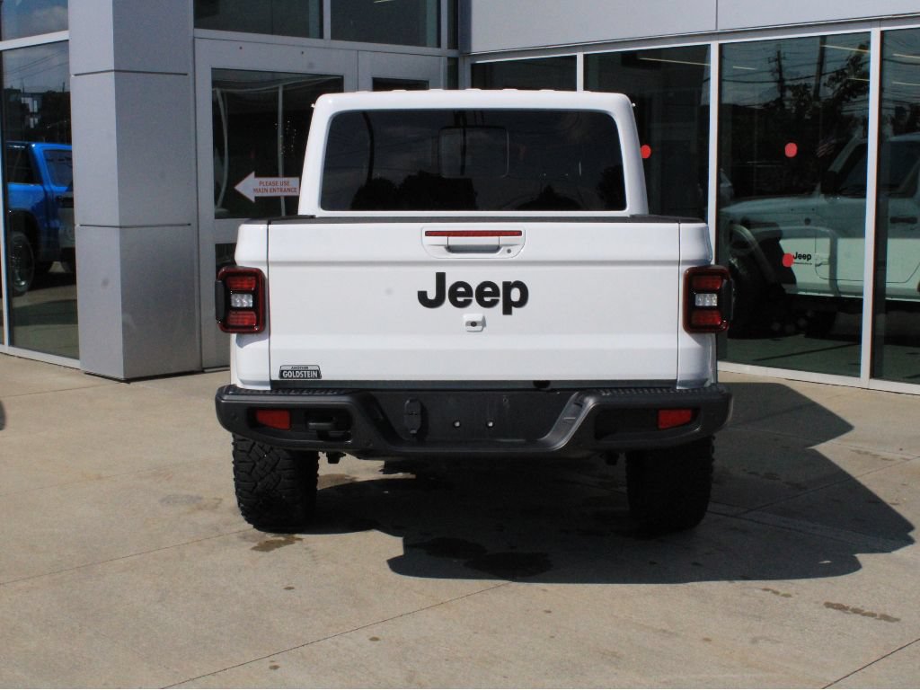 Used 2023 Jeep Gladiator Overland AWD/4WD image 7
