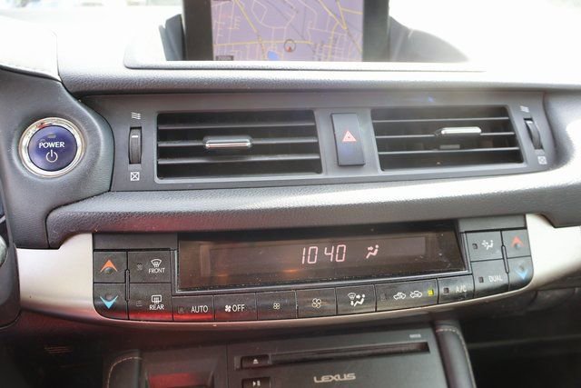 Used 2015 Lexus CT 200h w/ Navigation Package image 9