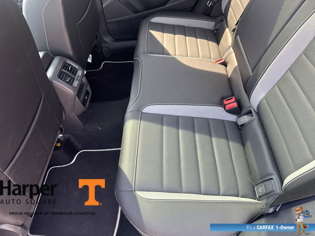 Used 2023 Volkswagen Taos SEL image 10