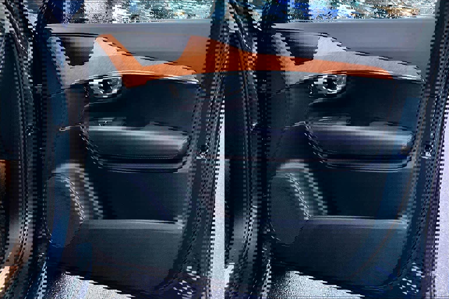 Certified 2024 Volvo XC90 B6 Plus w/ Protection Package Premier image 21