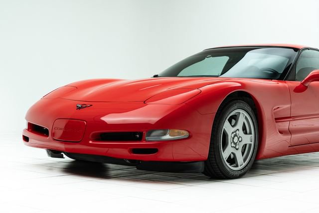 Used 1999 Chevrolet Corvette Coupe w/ Performance Handling Pkg image 10