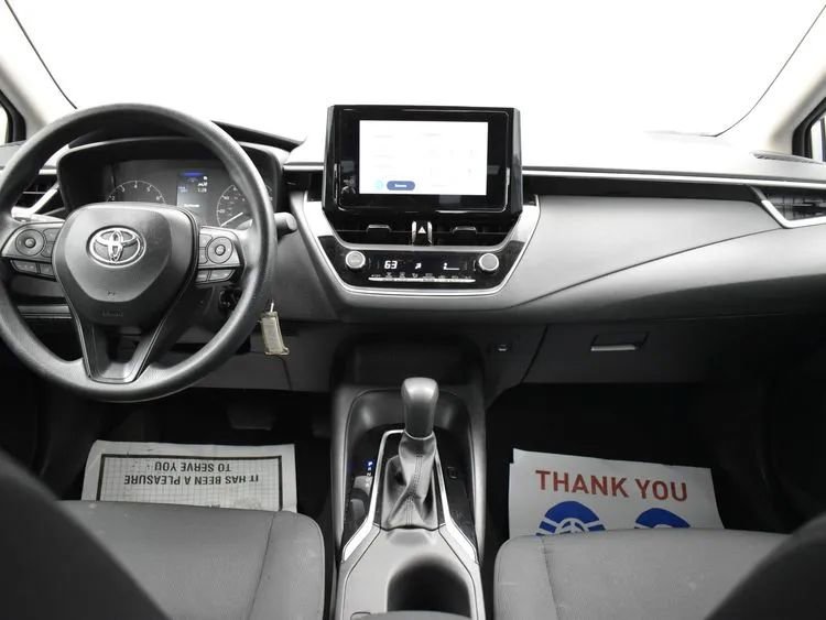 Used 2025 Toyota Corolla LE image 19