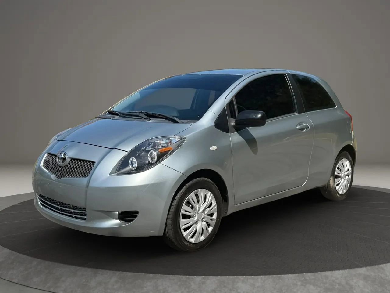 Used 2007 Toyota Yaris 2-Door Hatchback FWD video 1