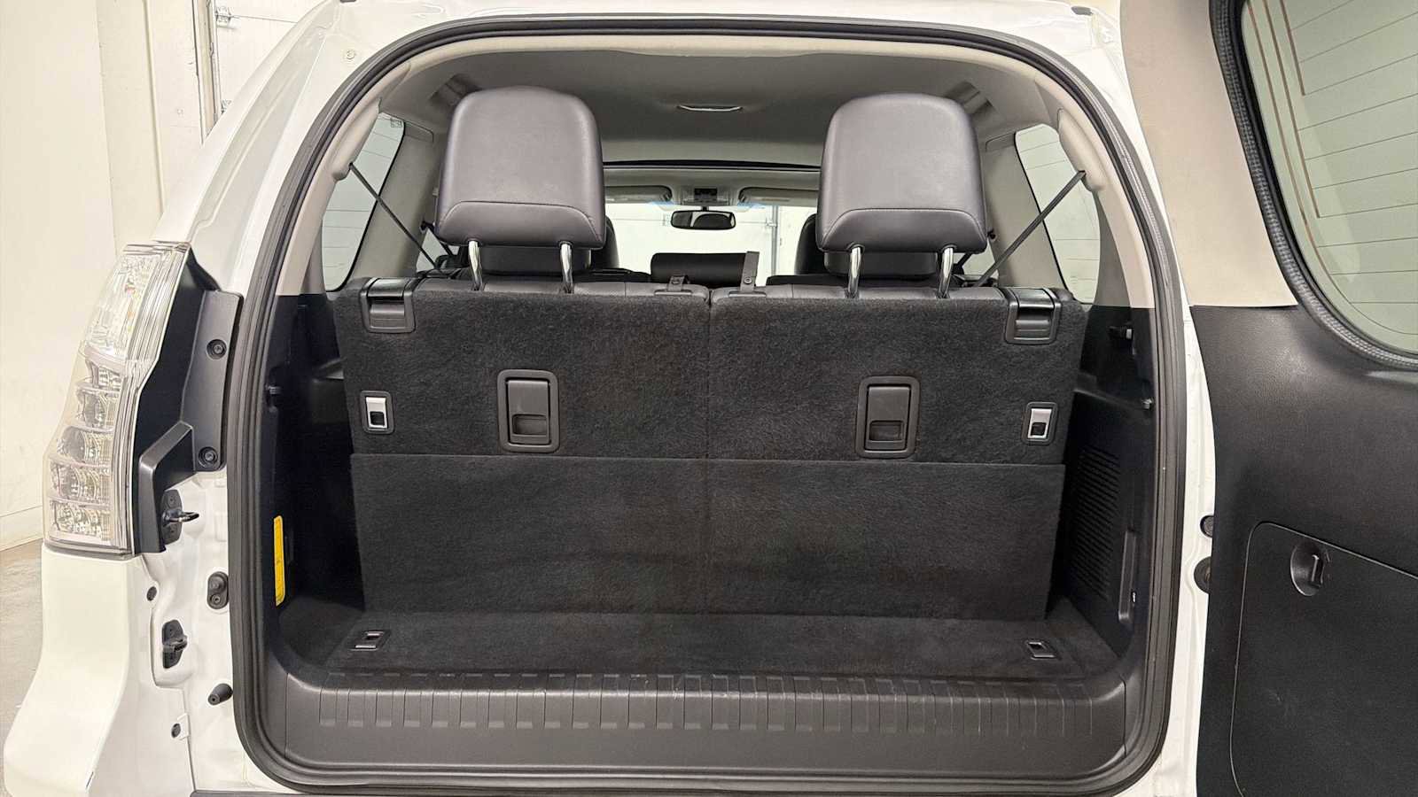 Used 2016 Lexus GX 460 w/ Comfort Package AWD/4WD image 29