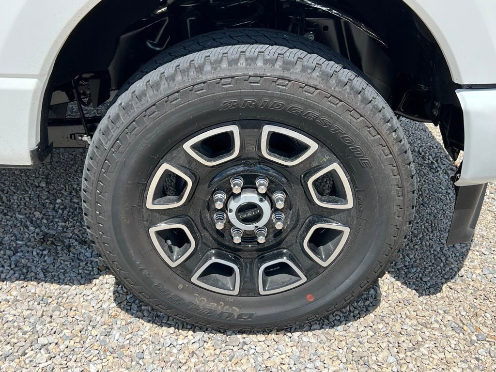 New 2025 Ford F250 Platinum w/ FX4 Off-Road Package image 10