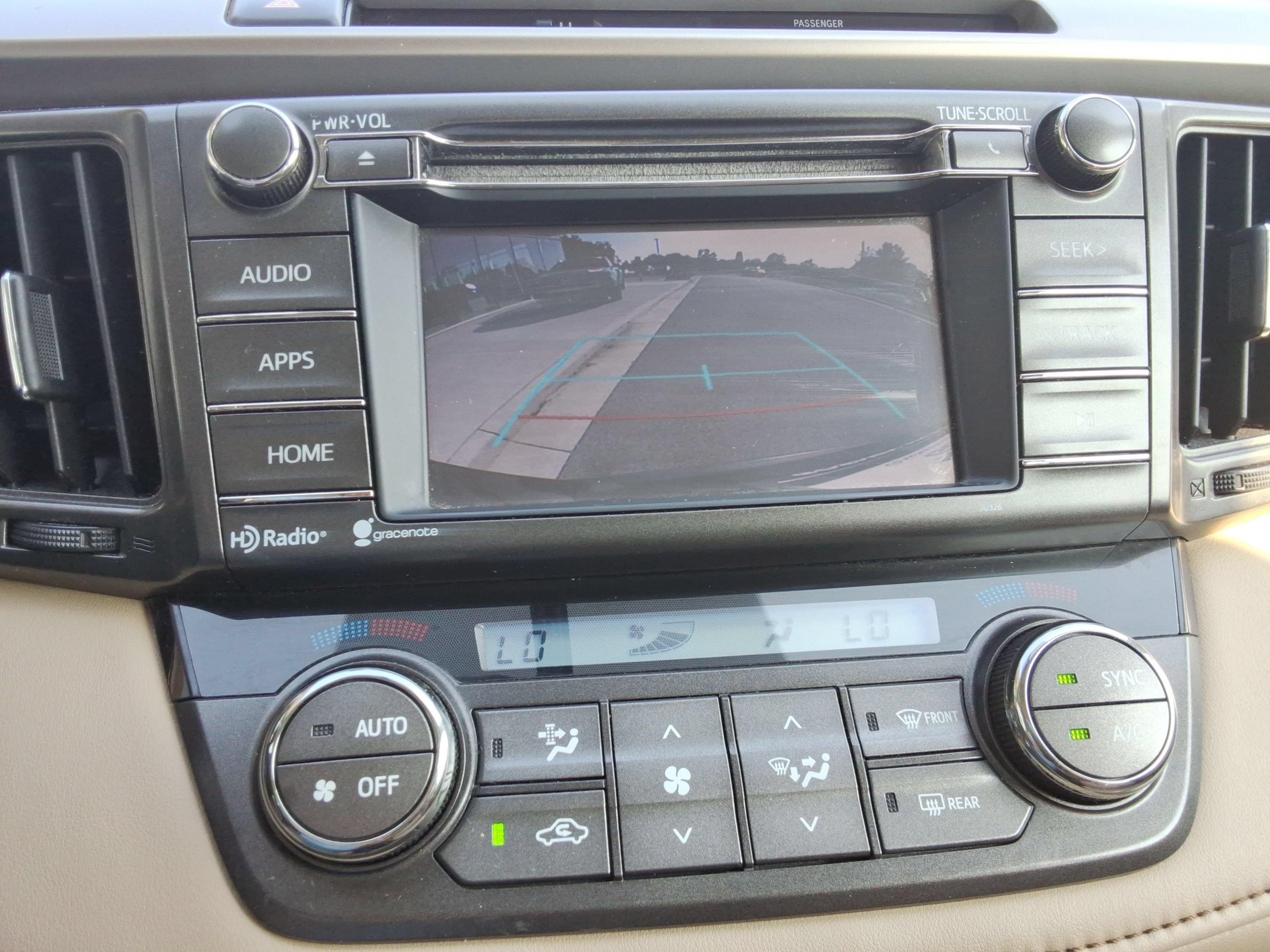 Used 2015 Toyota RAV4 XLE AWD/4WD image 16