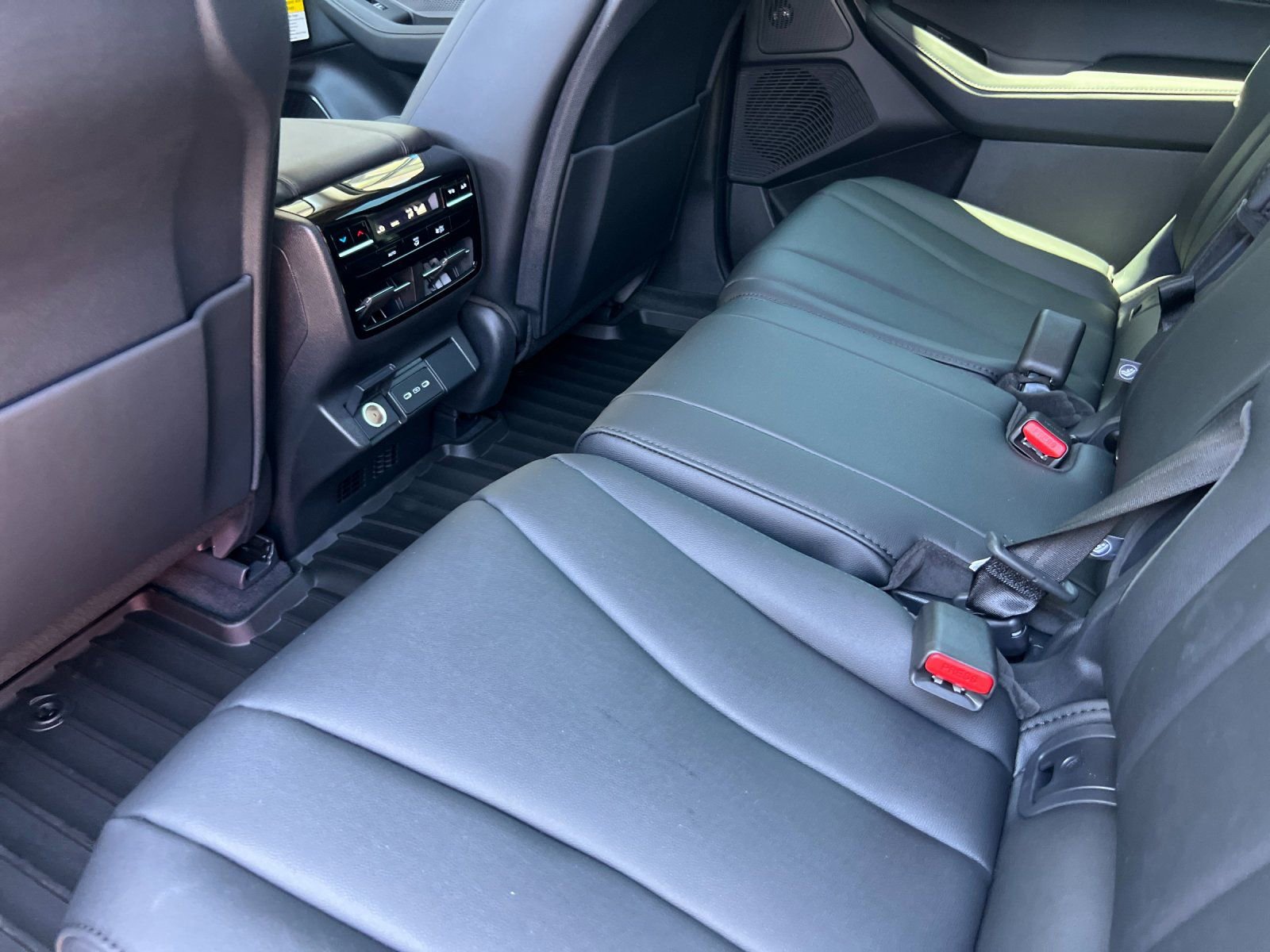 New 2026 Acura MDX SH-AWD image 8