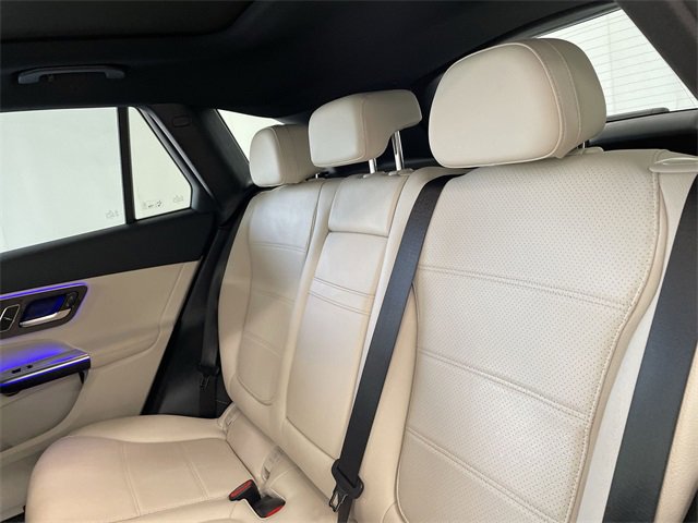 Used 2025 Mercedes-Benz GLC 300 4MATIC image 17