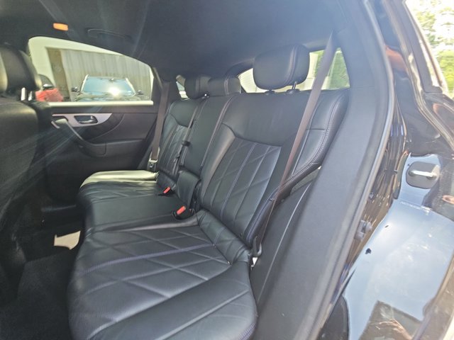 Used 2016 INFINITI QX70 2WD w/ Premium Package image 17