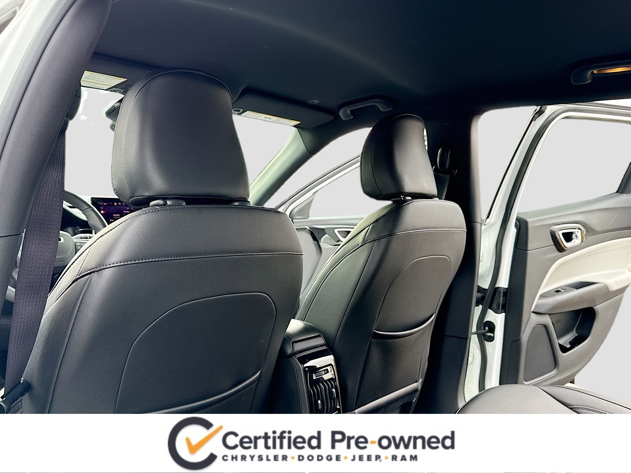 Used 2025 Jeep Compass Limited image 6