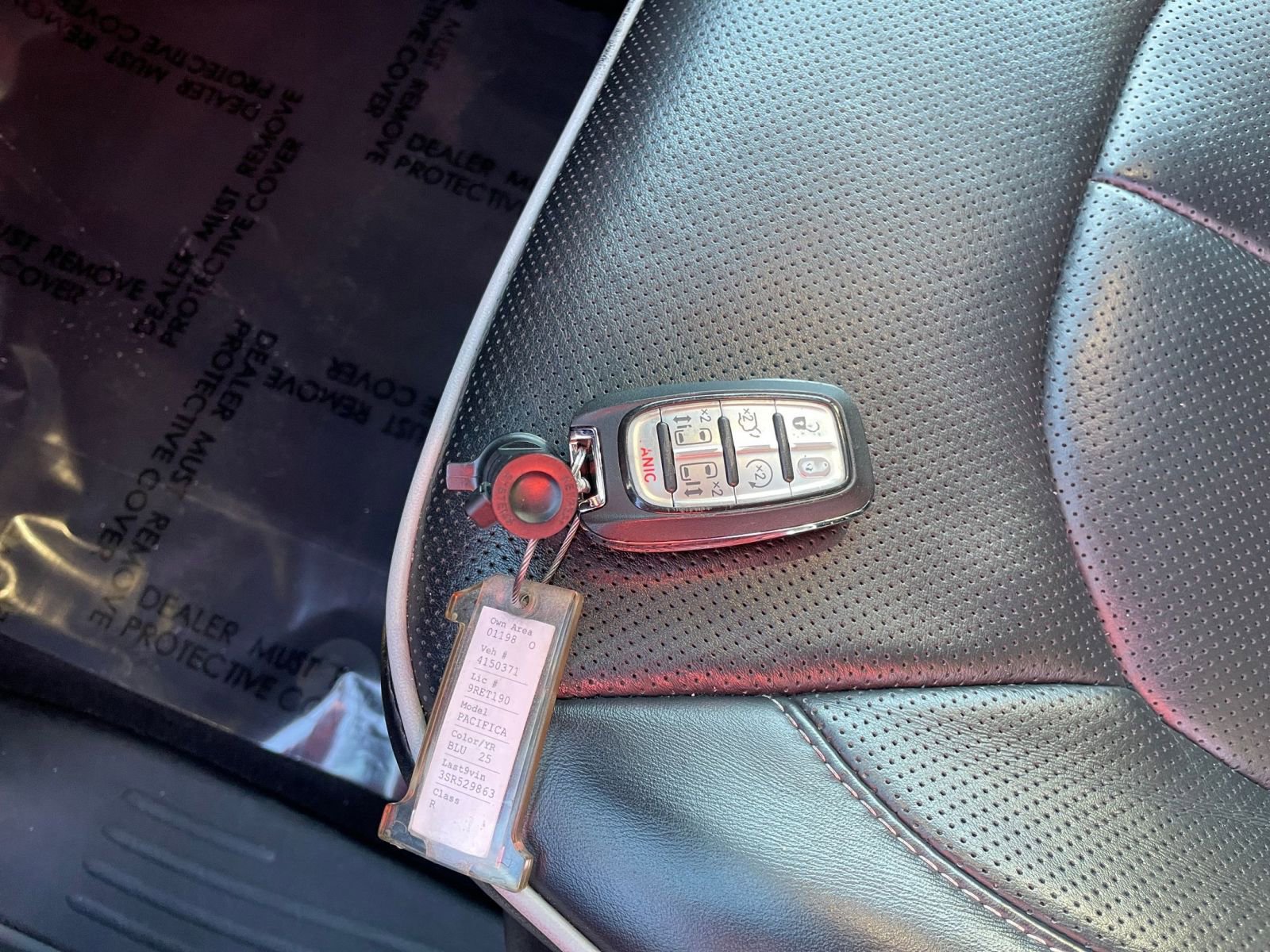 Used 2025 Chrysler Pacifica Limited image 27