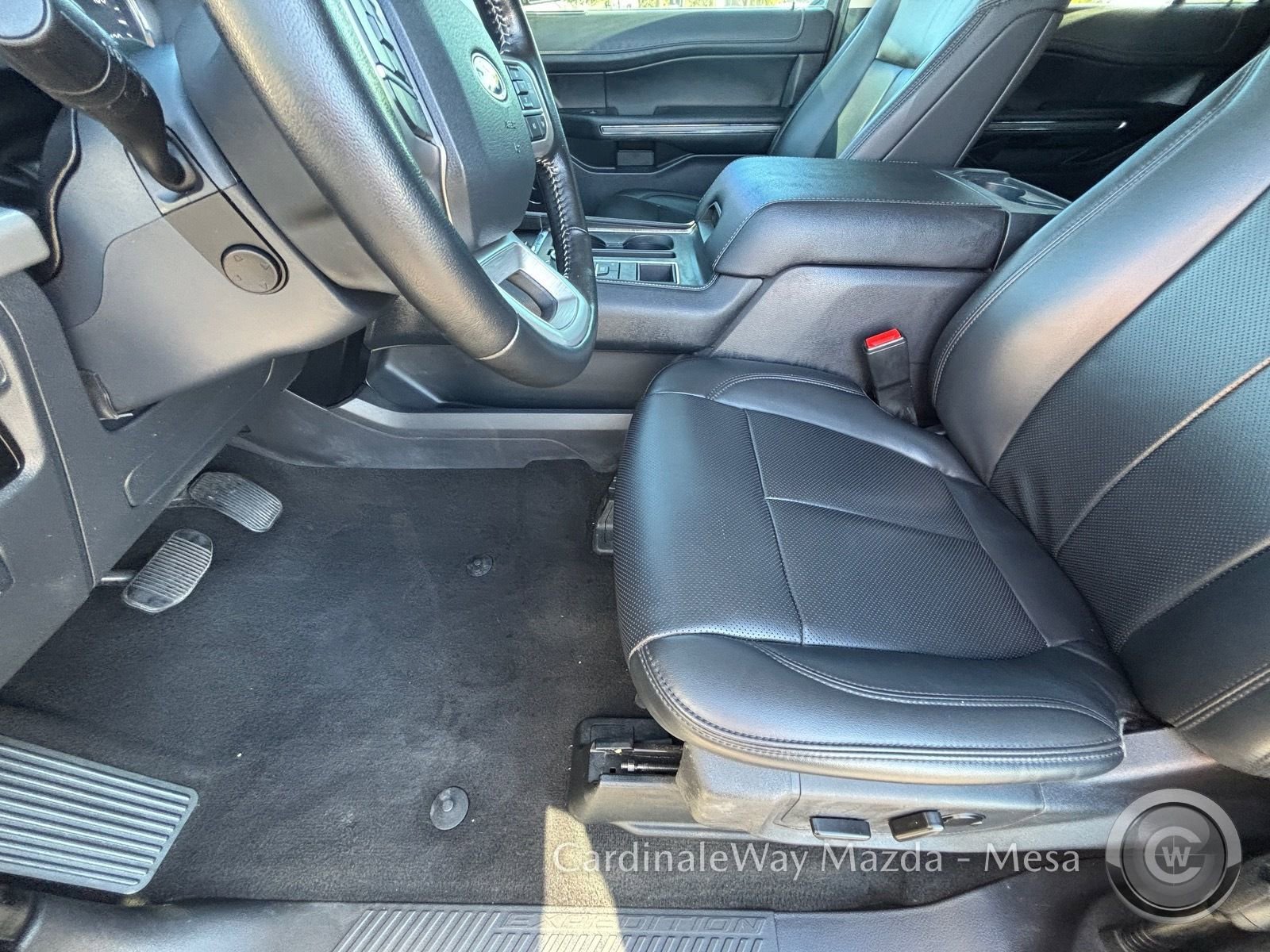 Used 2024 Ford Expedition XLT image 19