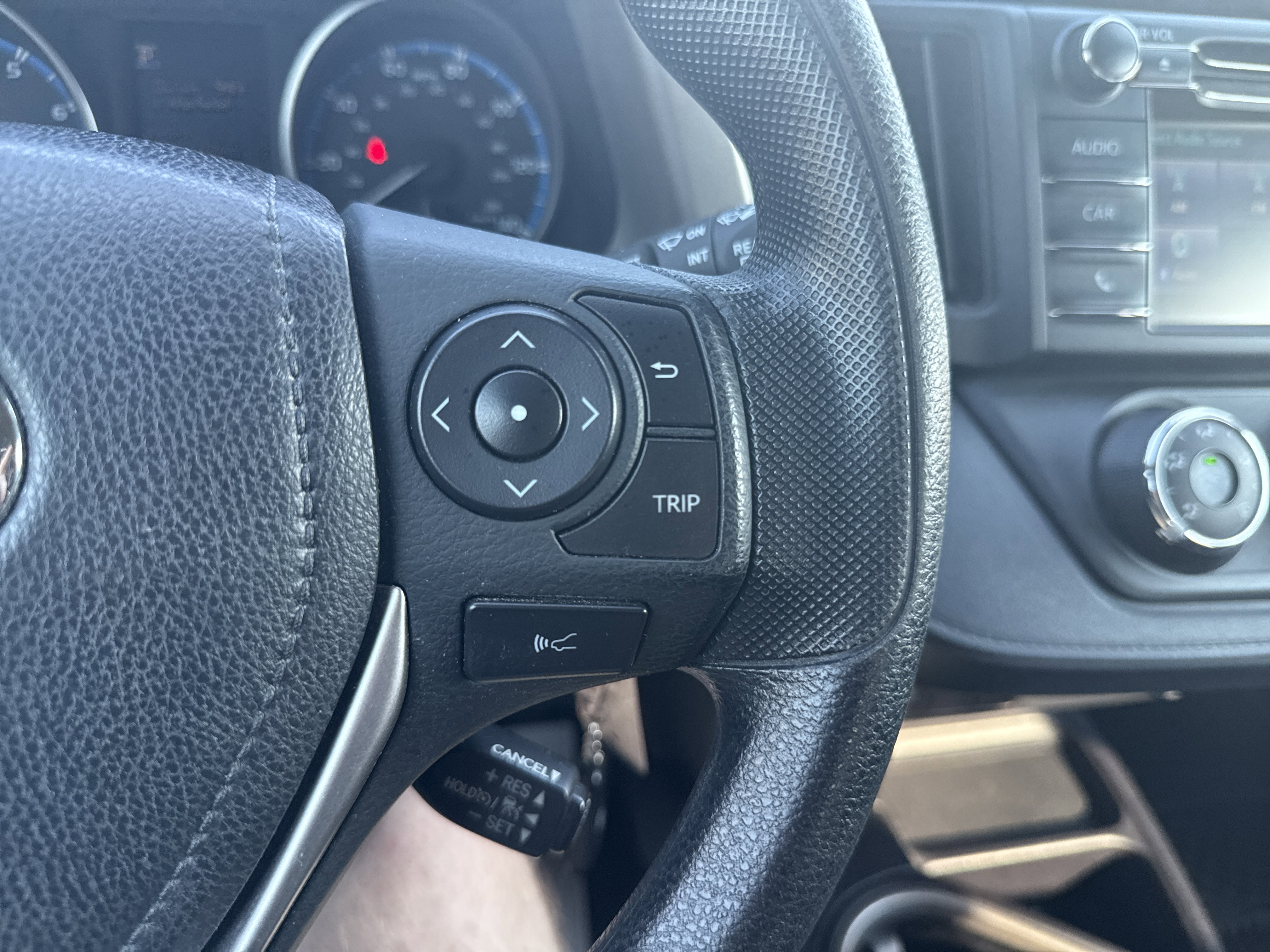 Used 2018 Toyota RAV4 LE w/ All Weather Liner Package AWD/4WD image 19