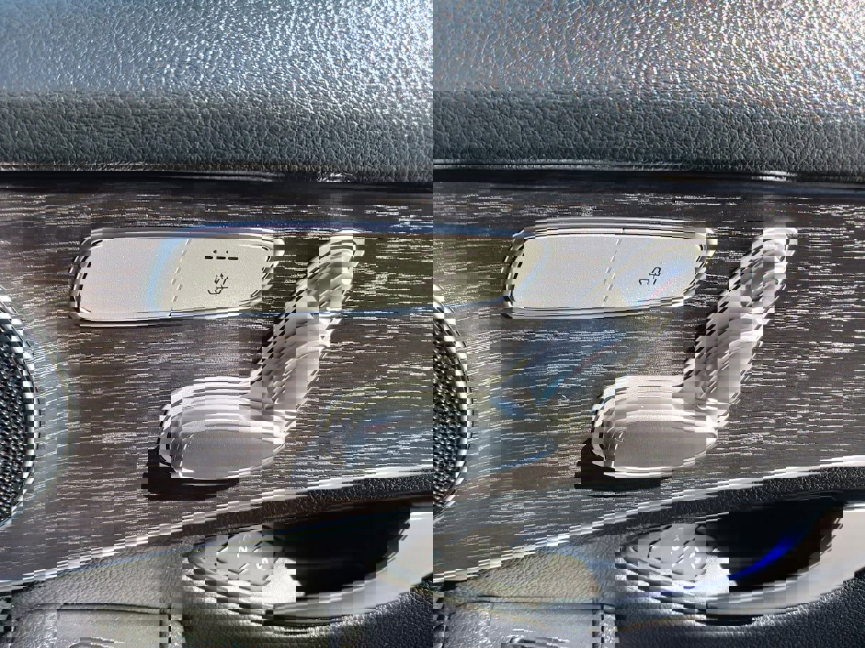 Used 2021 Mercedes-Benz GLC 300 4MATIC image 21