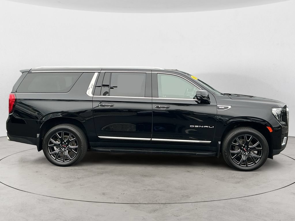 Used 2023 GMC Yukon XL Denali AWD/4WD image 4