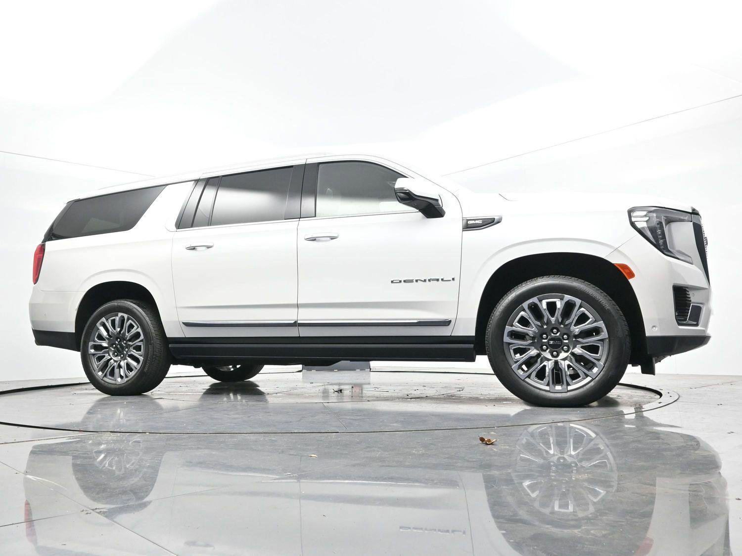 Used 2024 GMC Yukon XL Denali Ultimate image 54