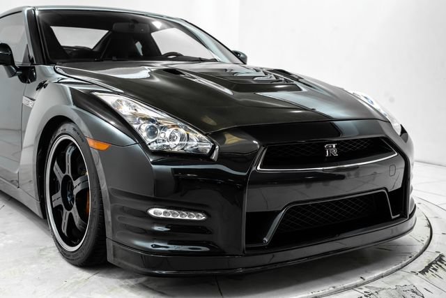 Used 2014 Nissan GT-R Black Edition AWD/4WD image 15