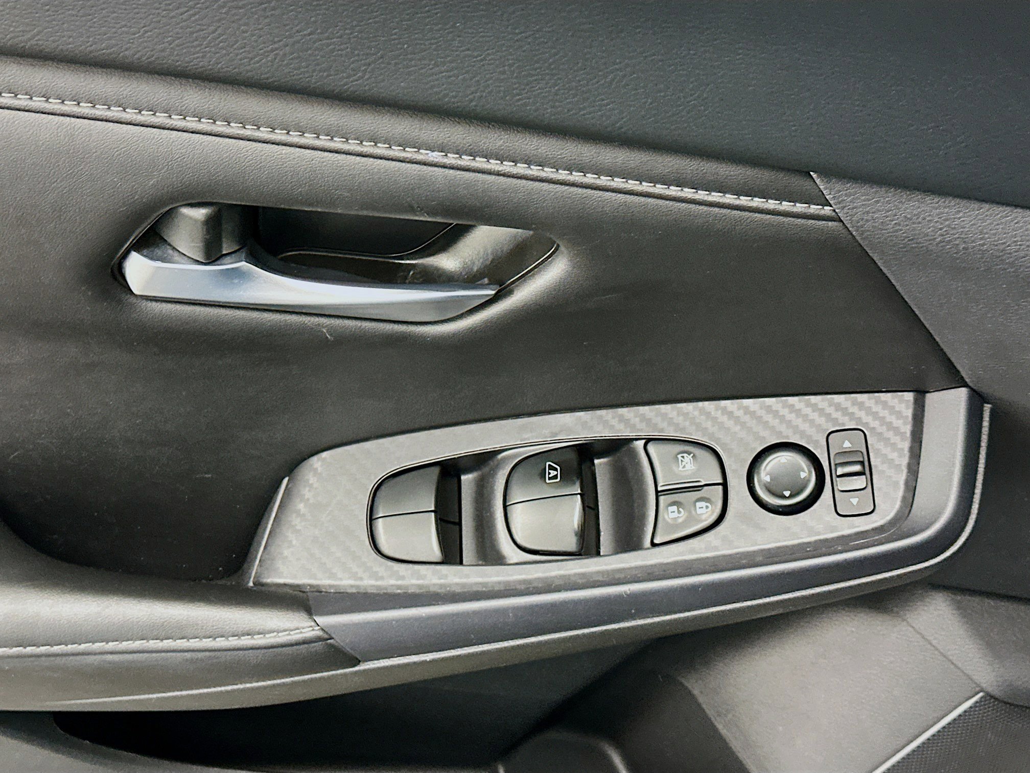 Used 2024 Nissan Sentra SV FWD image 15