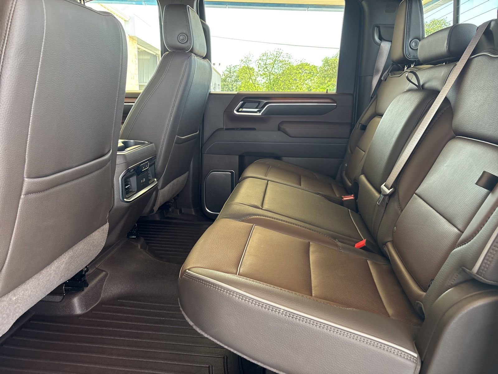 Used 2025 GMC Sierra 2500 Denali w/ Denali Reserve Package AWD/4WD image 19