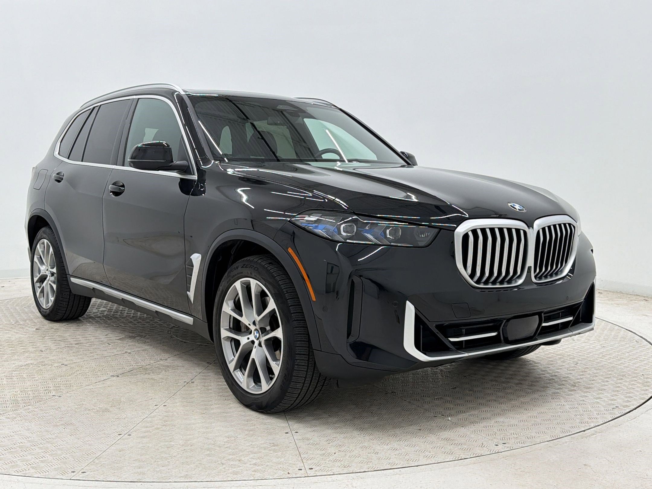 Used 2024 BMW X5 xDrive40i w/ Premium Package AWD/4WD image 7