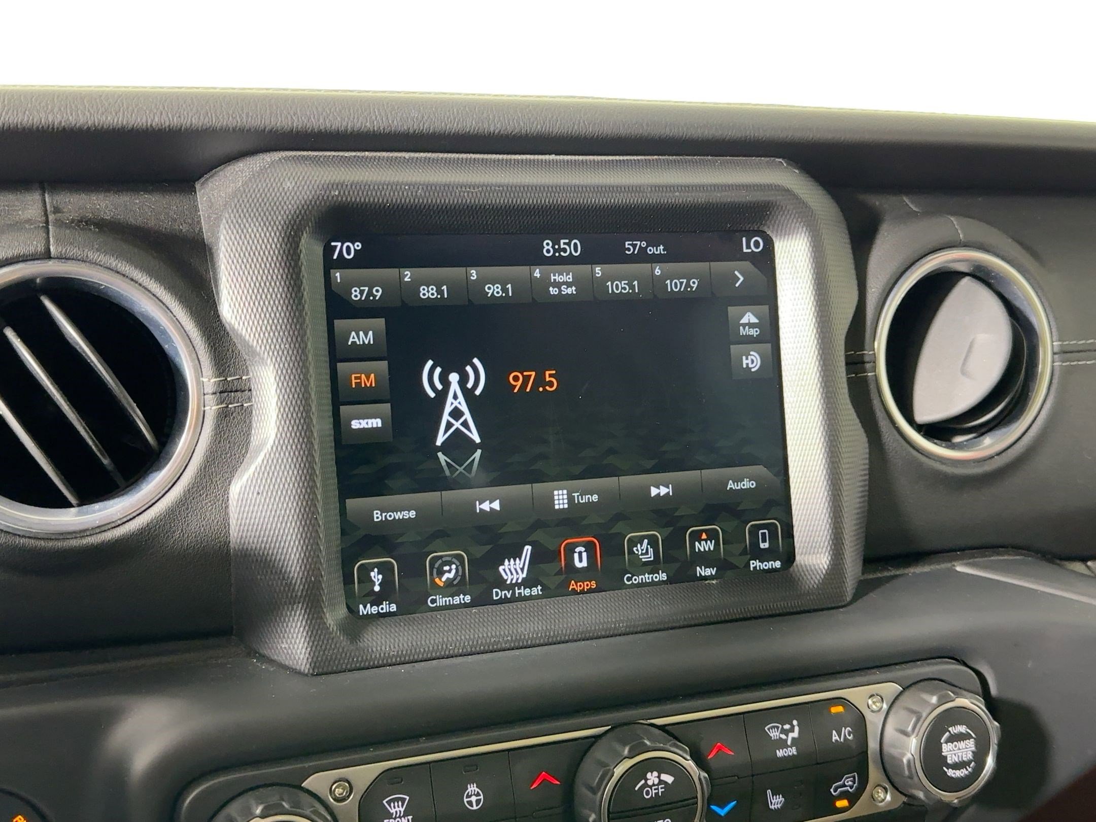 Used 2018 Jeep Wrangler Unlimited Sahara image 22