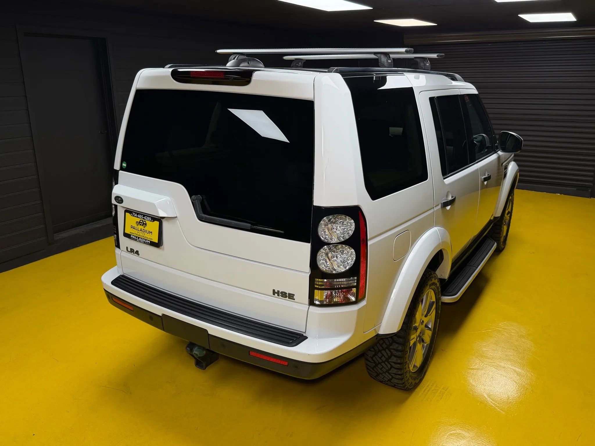 Used 2015 Land Rover LR4 HSE image 61