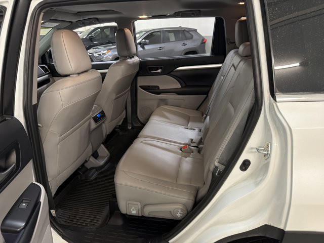 Used 2019 Toyota Highlander XLE w/ Protection Package #3 AWD/4WD image 8