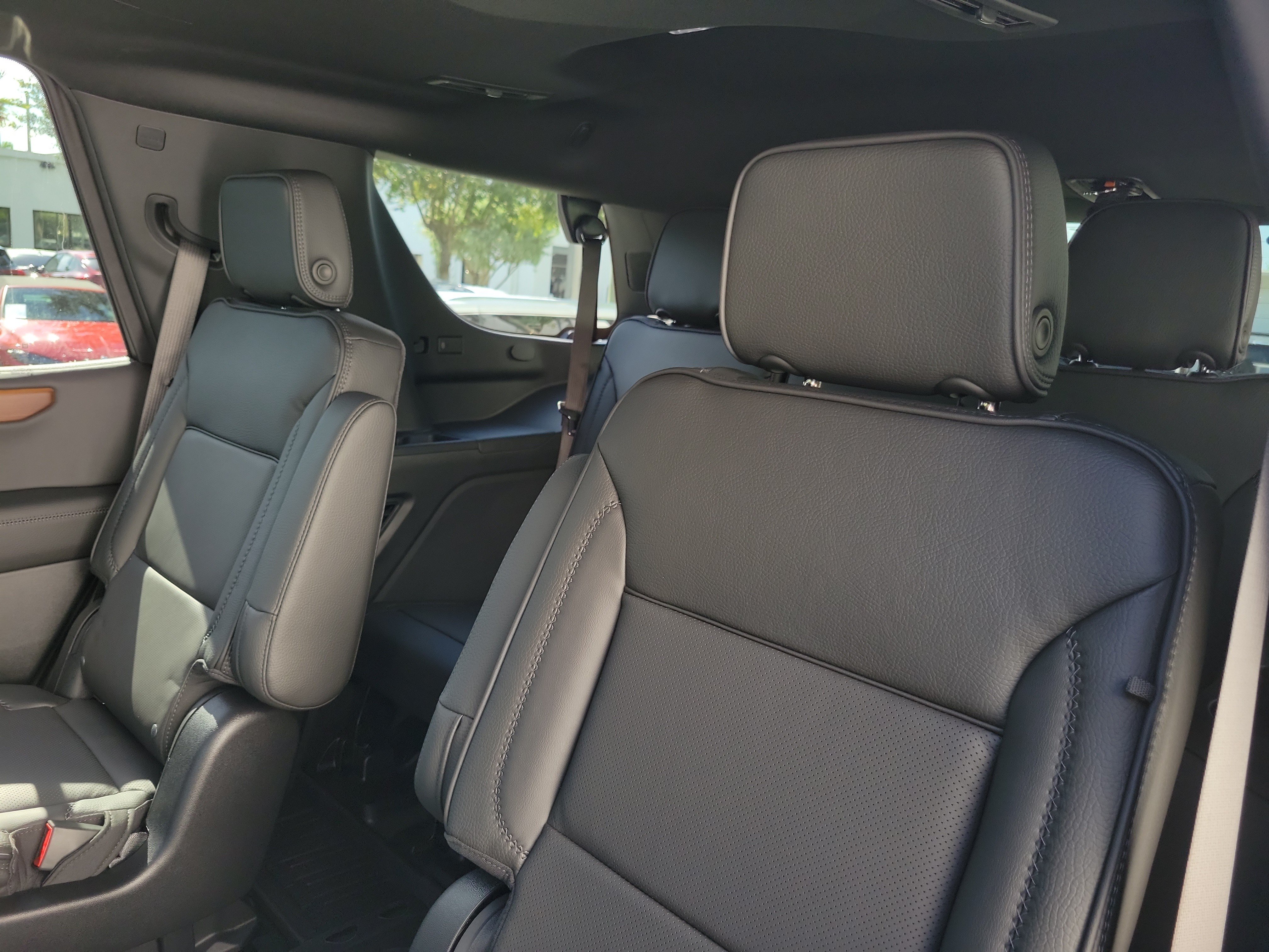 New 2026 GMC Yukon Denali w/ Sun & Power Step Package AWD/4WD image 14