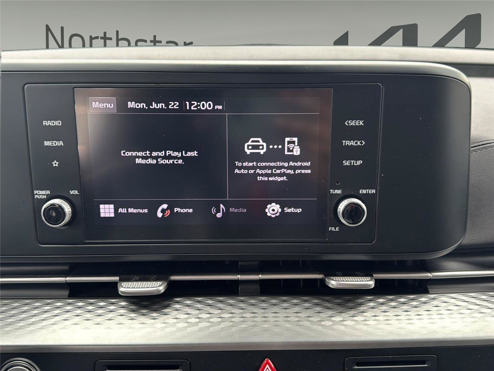 Used 2022 Kia Carnival LX FWD image 12