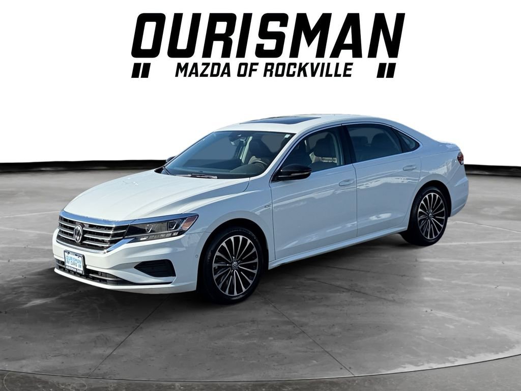 Used 2022 Volkswagen Passat 2.0T image 2