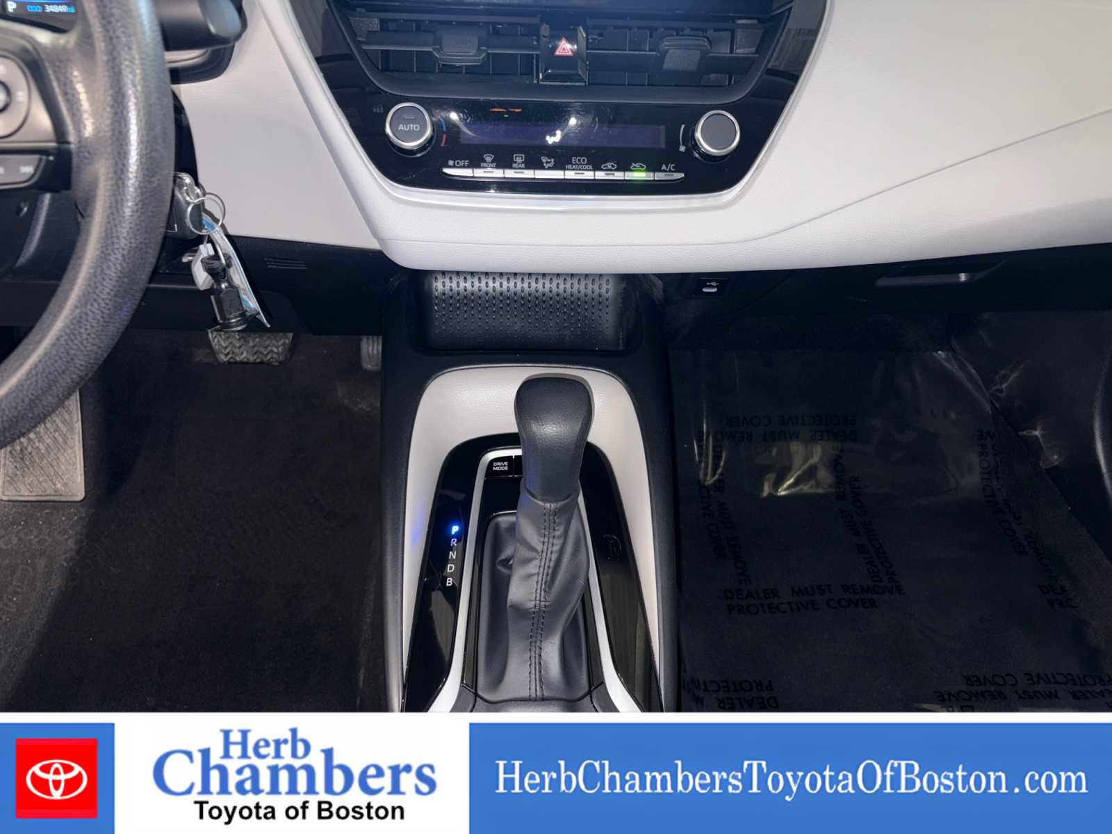 Used 2025 Toyota Corolla LE AWD/4WD image 14