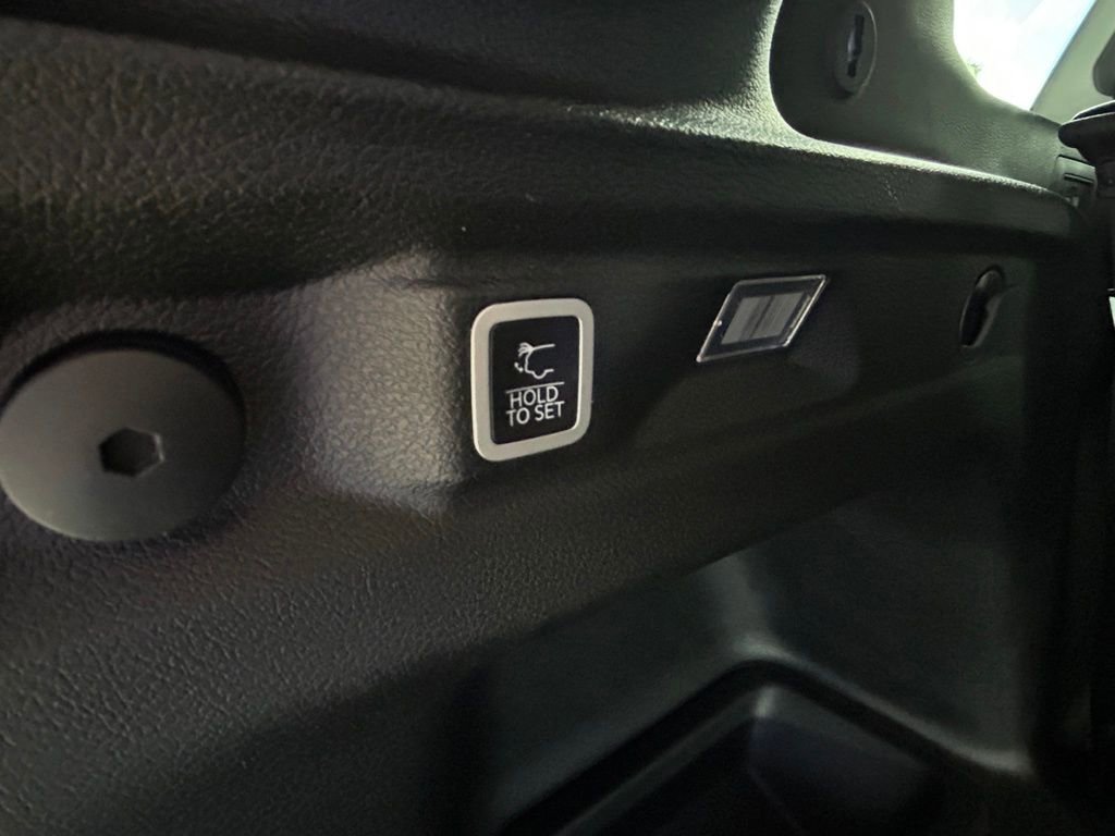 Used 2023 Jeep Grand Cherokee L Limited image 35