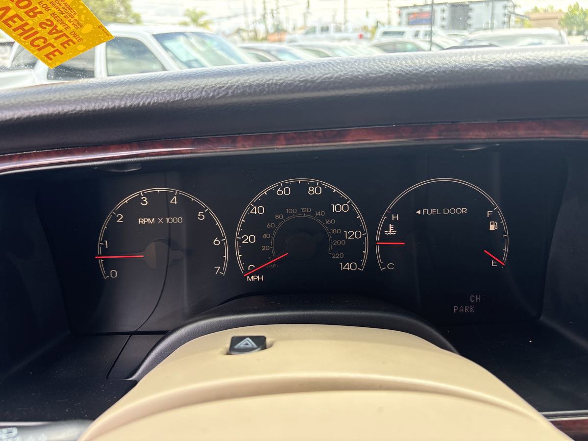 Used 2005 Lincoln Navigator Luxury RWD image 20