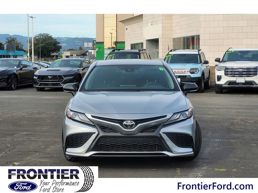 Used 2023 Toyota Camry XSE image 3