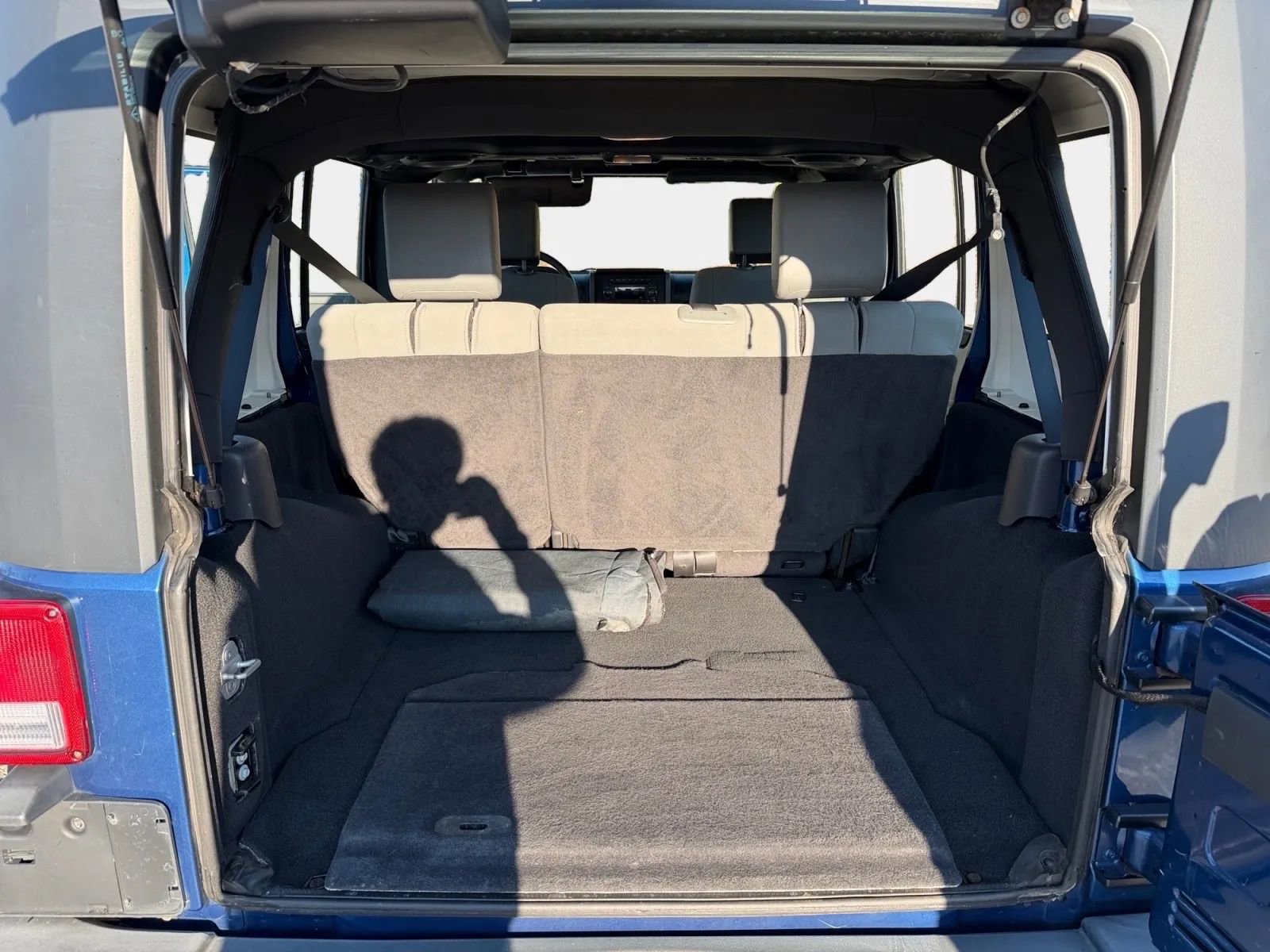 Used 2010 Jeep Wrangler Unlimited Sport image 11