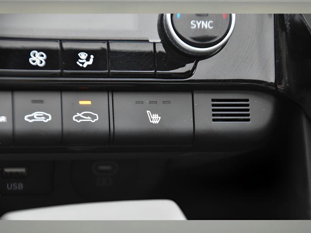 Used 2024 Hyundai Elantra SEL w/ Convenience Package image 34